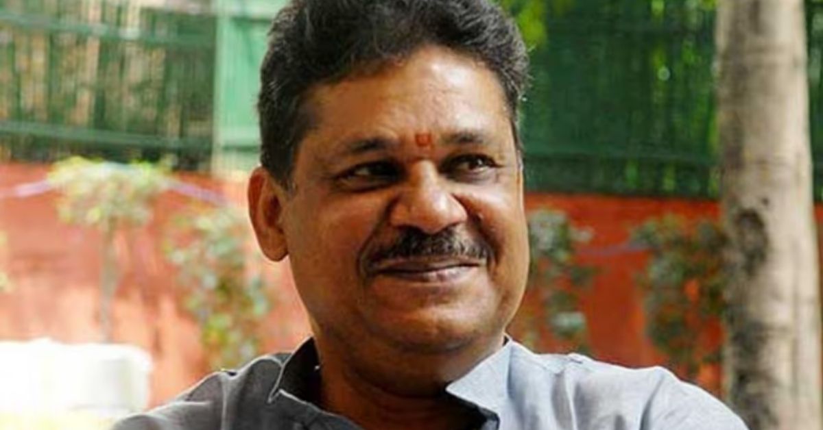 TMC MP Kirti Azad and E-Cigarette