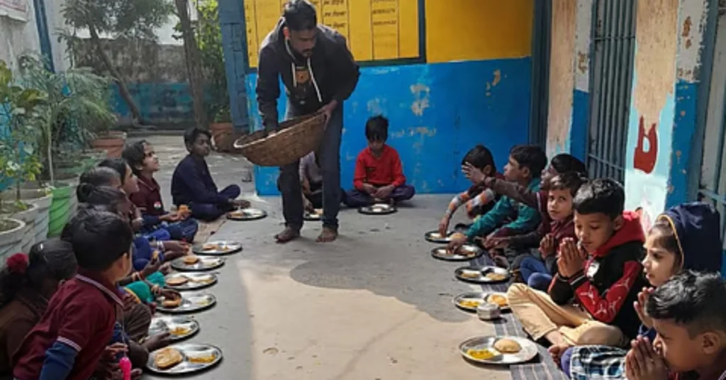 Which two laws is the Centre preparing to change?