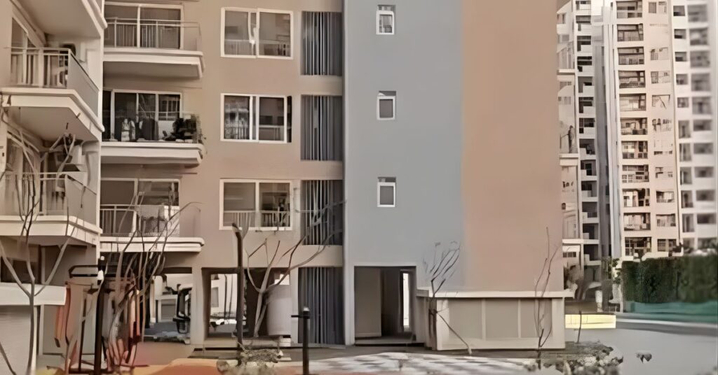 A father jumped from the 23rd floor, ,his innocent daughter in his lap, both died on the spot.