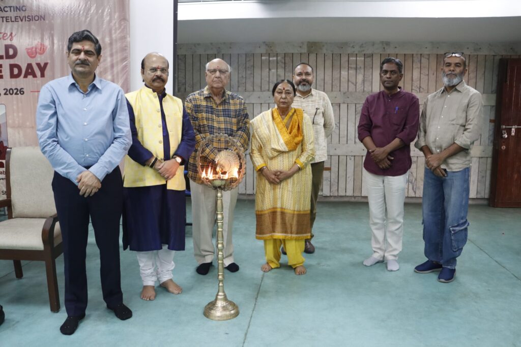 रोहतक के डीएलसीसुपवा में वर्ल्ड थिएटर डे, AI बनाम रंगमंच पर चर्चा”