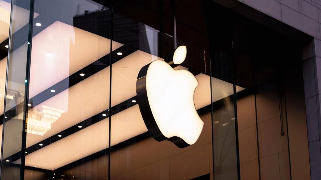 Apple's 50 Year Celebration: गैरेज से शुरू हुई कहानी जिसने पूरी दुनिया बदल दी