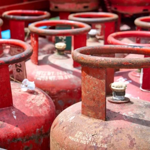 Death due to suffocation from Gas Geyser