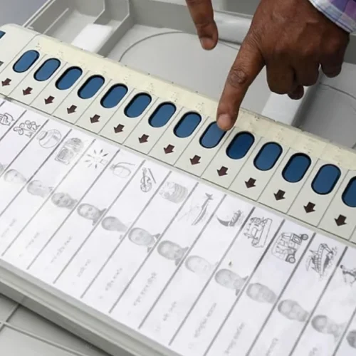 Karnataka government increases Rahul Gandhi's trouble on EVM
