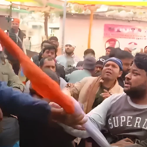 Congress meeting turns into a battlefield