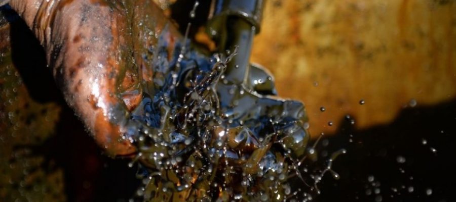 US hints at lifting 25% tariff on India