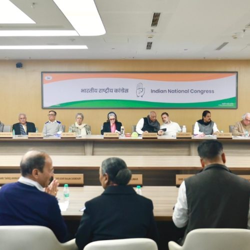 Rahul lashed out at Modi in the CWC meeting calling it a one-man show.