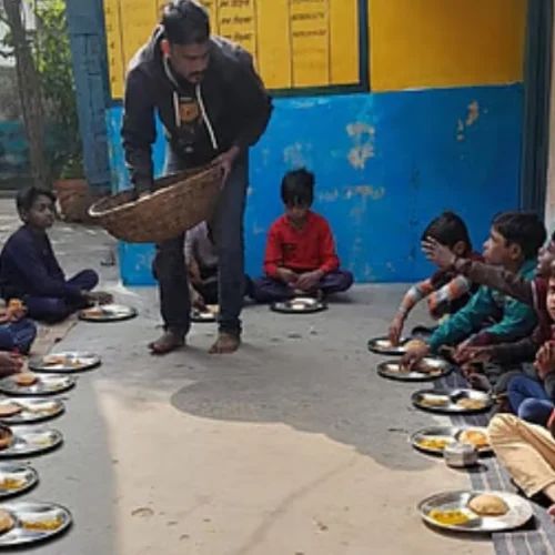 Which two laws is the Centre preparing to change?