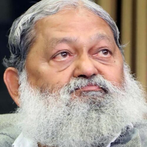 हरियाणा के मंत्री अनिल विज के साथ हादसा , दोनों पैरों में फ्रैक्चर